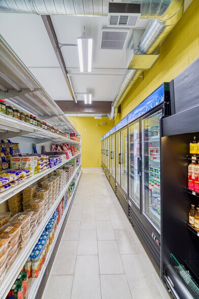 More Photos Of 10124-10138 Topanga Canyon Blvd, Chatsworth General Retail For Sale