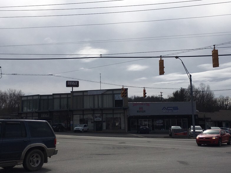 More Photos Of 7 Harman Ctr, Grafton General Retail For Lease