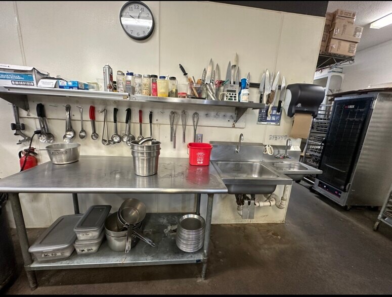 More Photos Of 524 S Dawson St, Meeker General Retail For Sale