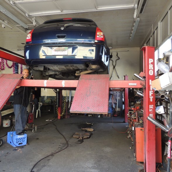 More Photos Of 6224 S Figueroa St, Los Angeles Auto Repair For Lease
