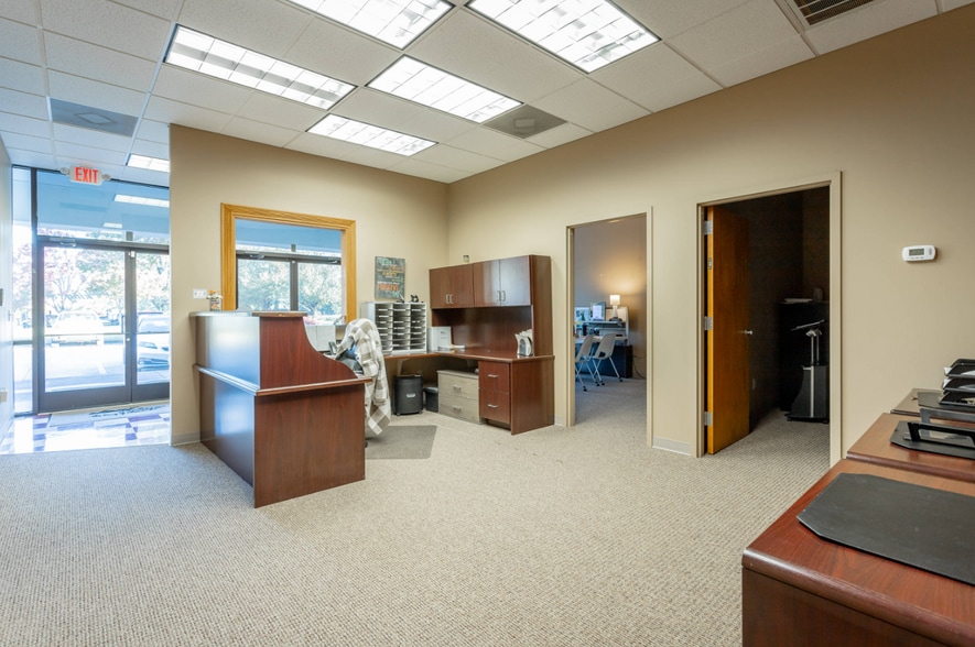 More Photos Of 7610 Hamilton Park Dr, Chattanooga Office For Sale
