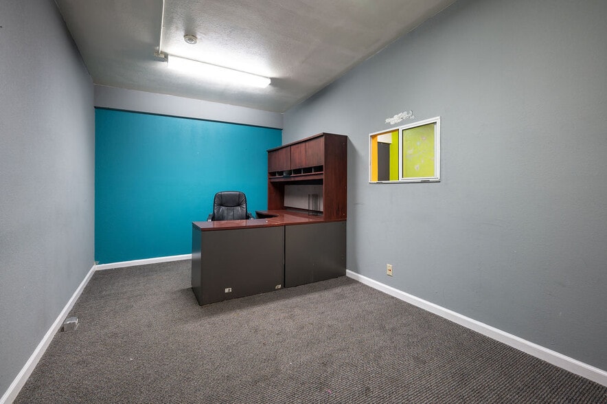 More Photos Of 5935-5937 Mission St, Daly City Warehouse For Lease