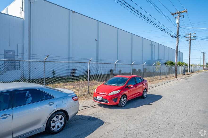 More Photos Of 3100 52nd Ave, Sacramento Refrigeration Cold Storage For Sale