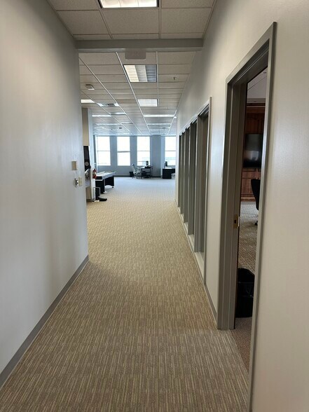 More Photos Of 16740 Birkdale Commons Pky, Huntersville Office Residential For Lease