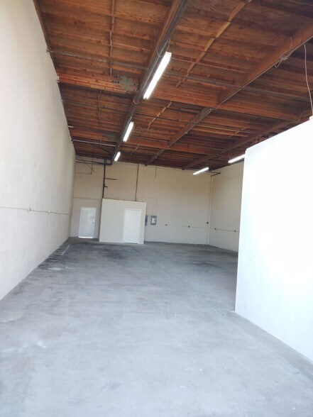 More Photos Of 16187 Yucca St, Hesperia Warehouse For Sale