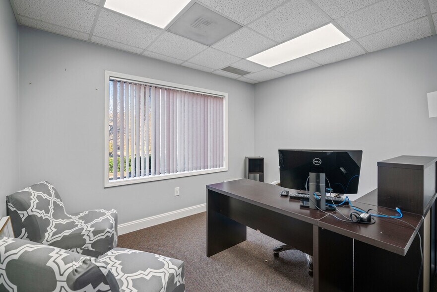 More Photos Of 237 Upper Riverdale Rd, Riverdale Medical For Sale