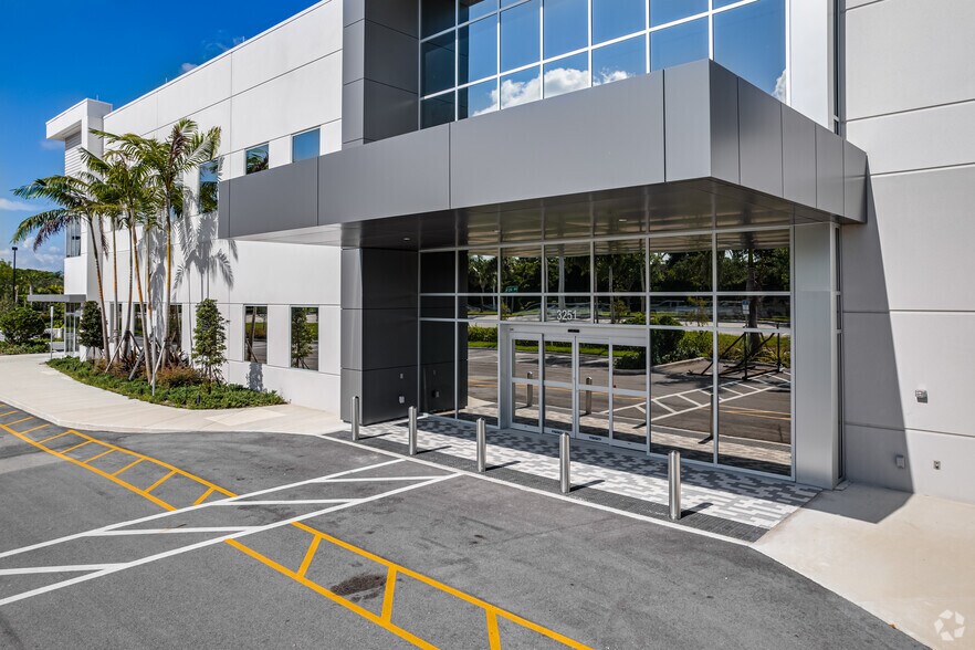 More Photos Of 3251 N State Rd 7, Margate Medical For Lease