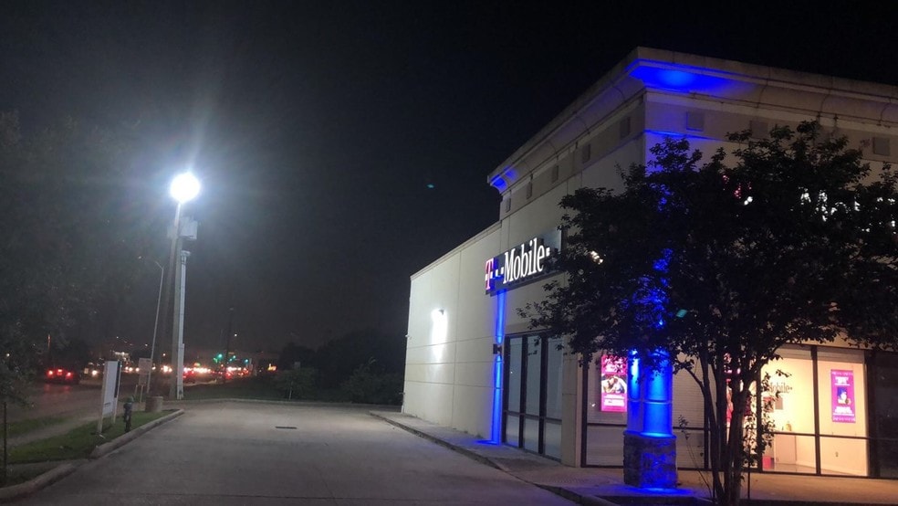 More Photos Of 10114 Bissonnet St, Houston Storefront For Lease