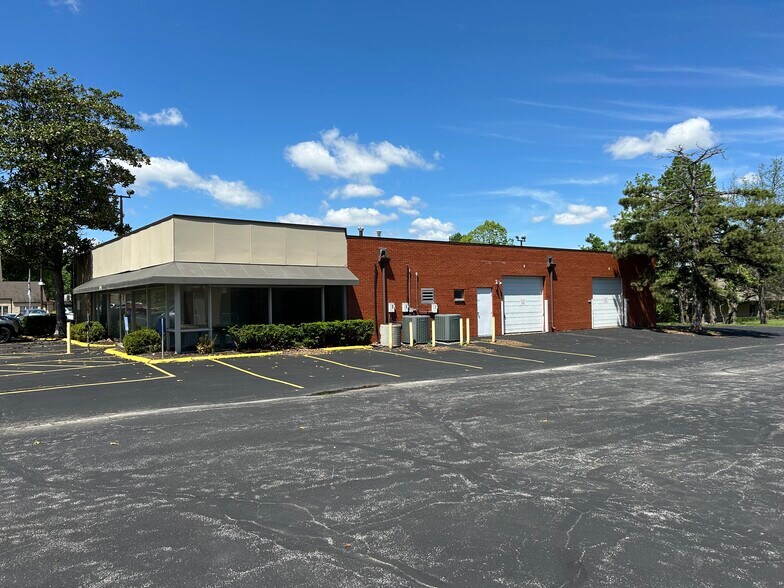 More Photos Of 9719 Olive Blvd, Olivette Medical For Lease