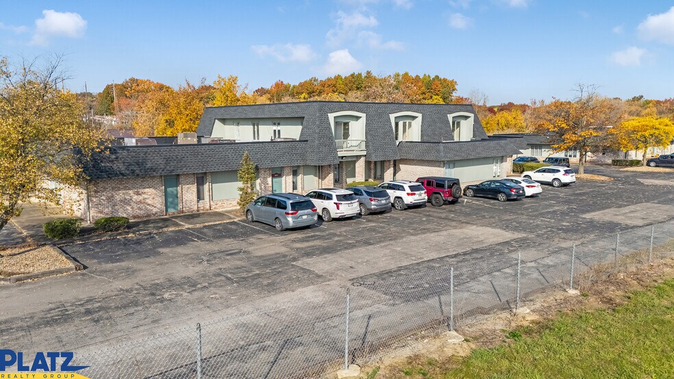 More Photos Of 5208 Mahoning Ave, Austintown Office For Lease