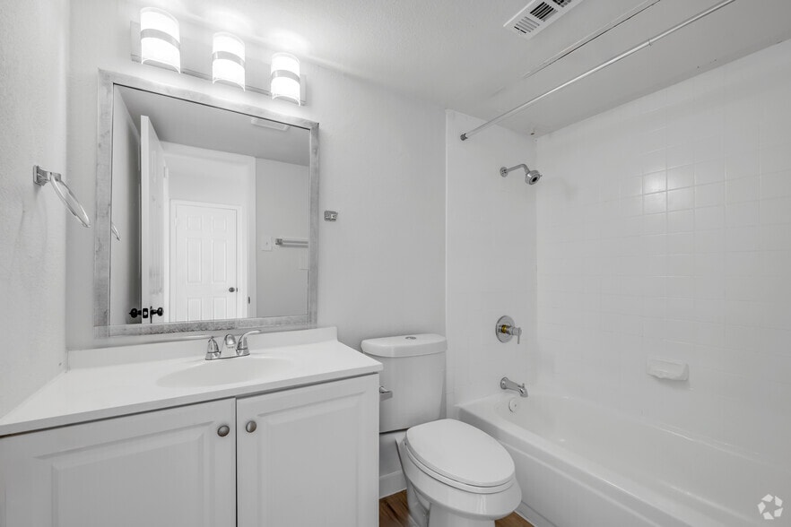 More Photos Of 2315 Moser Ave, Dallas Apartments For Sale