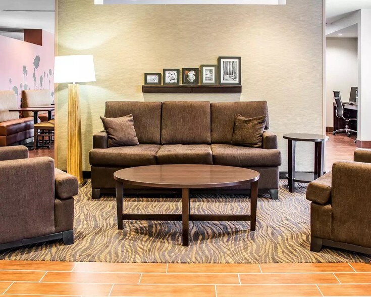 More Photos Of 4530 W White Ave, Blackwell Hotel For Sale