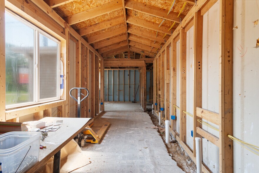 More Photos Of 201 W Saginaw Rd, Sanford Freestanding For Sale