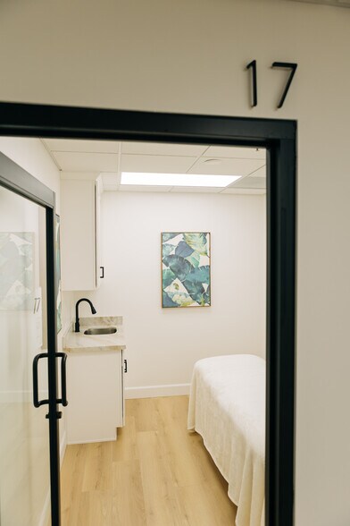 More Photos Of 6601-6611 S Rural Rd, Tempe Unknown For Lease