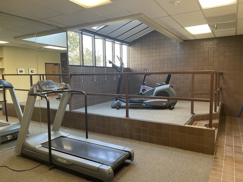 More Photos Of 3220 Blume Dr, Richmond Office For Sale