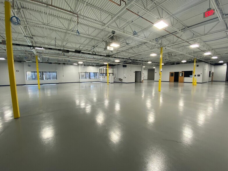 More Photos Of 5250 NW 33rd Ave, Fort Lauderdale Light Manufacturing For Lease