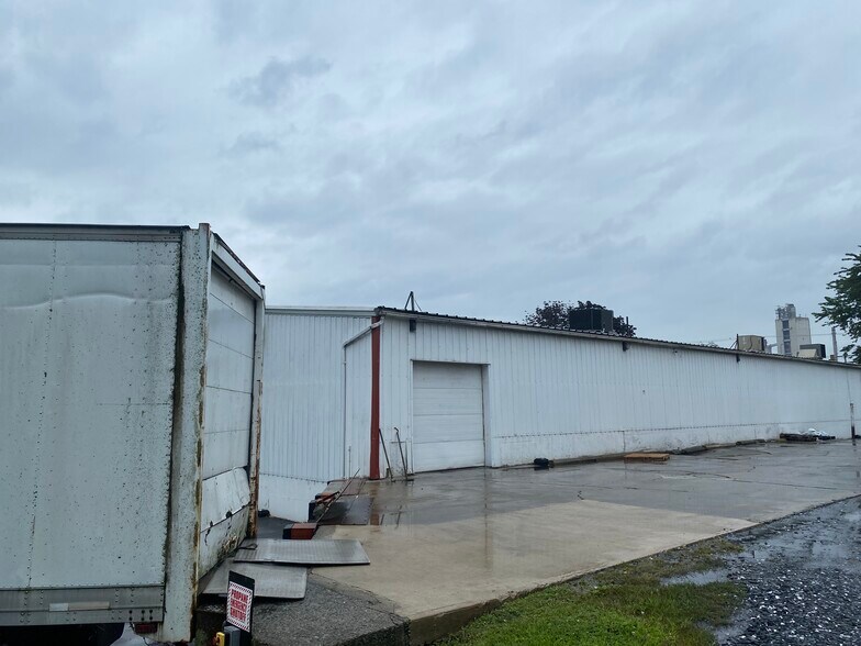 More Photos Of 7642 Beth Bath Pike, Bath Freestanding For Lease