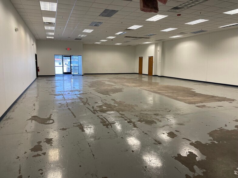 More Photos Of 7500 Baker Blvd, Richland Hills Flex For Lease