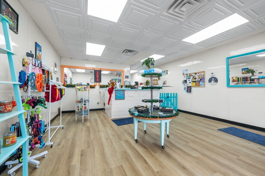 More Photos Of 2024-2032 W Schaaf Rd, Cleveland General Retail For Sale