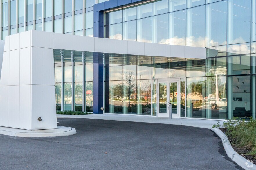 More Photos Of 5010 Air Cargo Rd, Tampa Office For Lease