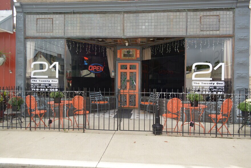 Primary Photo Of 21 Park Pl, West College Corner Specialty For Sale