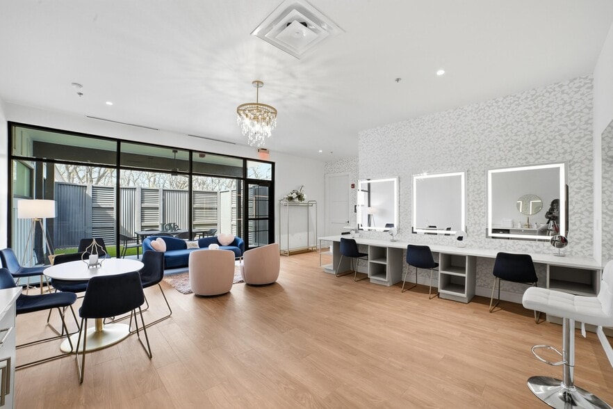 More Photos Of 410 S Paschall Rd, Sunnyvale Specialty For Sale