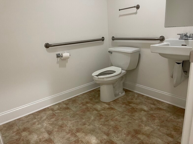 More Photos Of 440 S Peachtree St, Norcross Loft Creative Space For Lease
