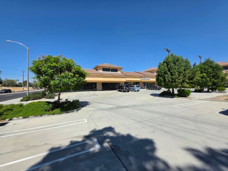 Primary Photo Of 2888 E Florida Ave, Hemet Storefront Retail Office For Lease