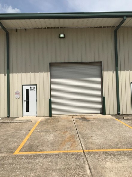 More Photos Of 9136-9154 Will Clayton Pky, Humble Flex For Lease