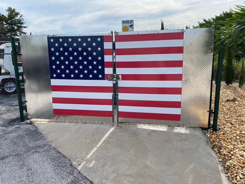 More Photos Of 743 Wesley Ave, Tarpon Springs Warehouse For Lease