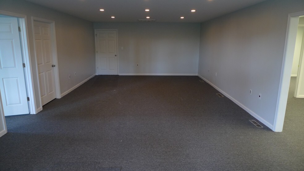 More Photos Of 7 Greenwood Pl, Pikesville Warehouse For Sale