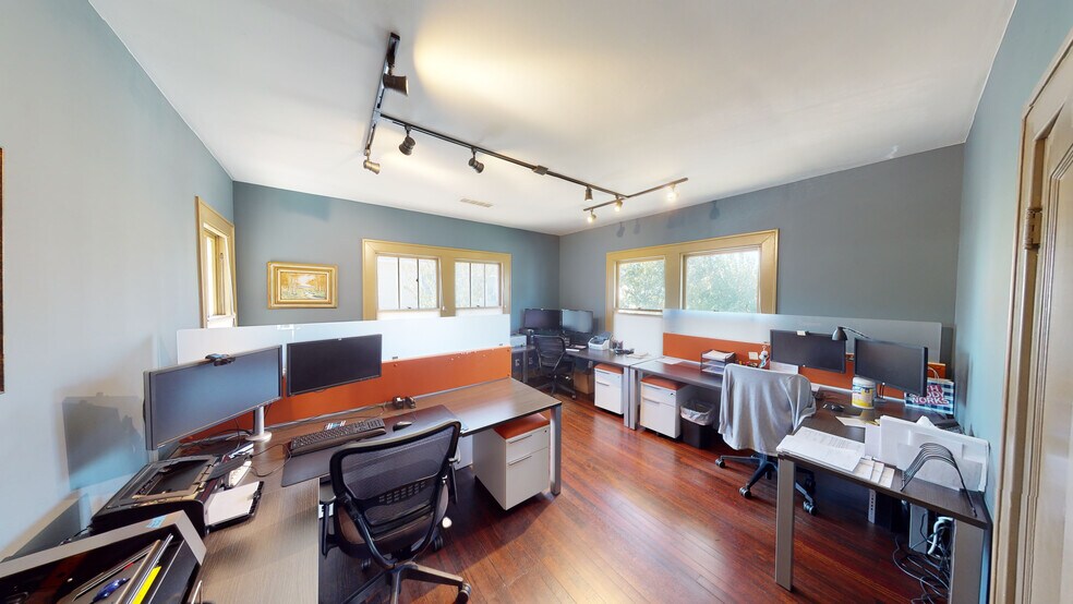 More Photos Of 1117 Heights Blvd, Houston Office For Sale