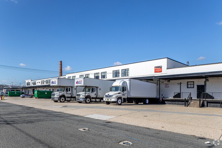 More Photos Of 1000 Jefferson Ave, Elizabeth Distribution For Lease