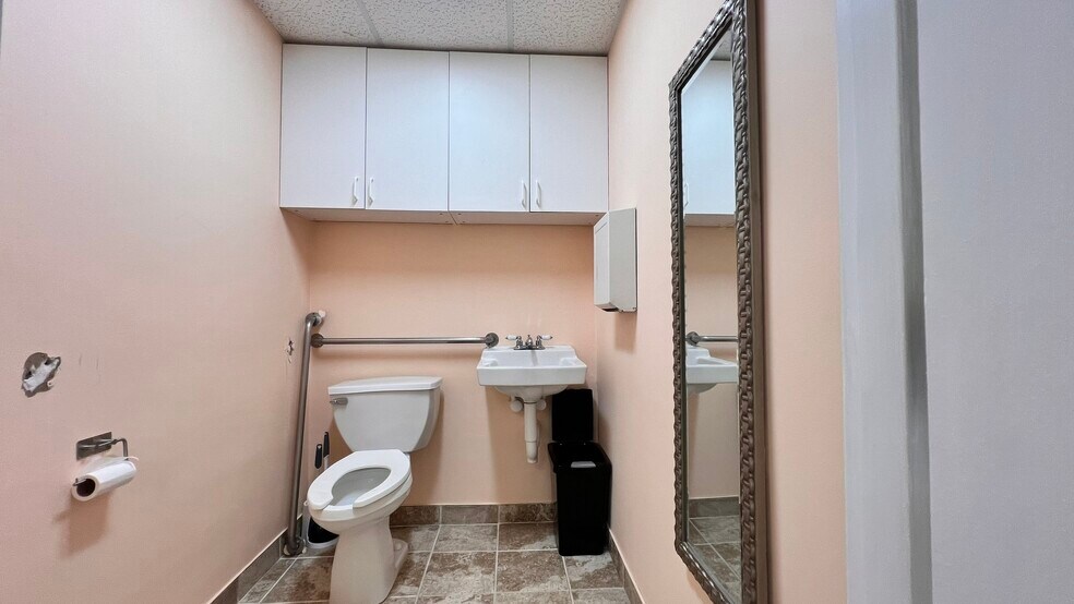More Photos Of 561 Cranbury Rd, East Brunswick Medical For Sale
