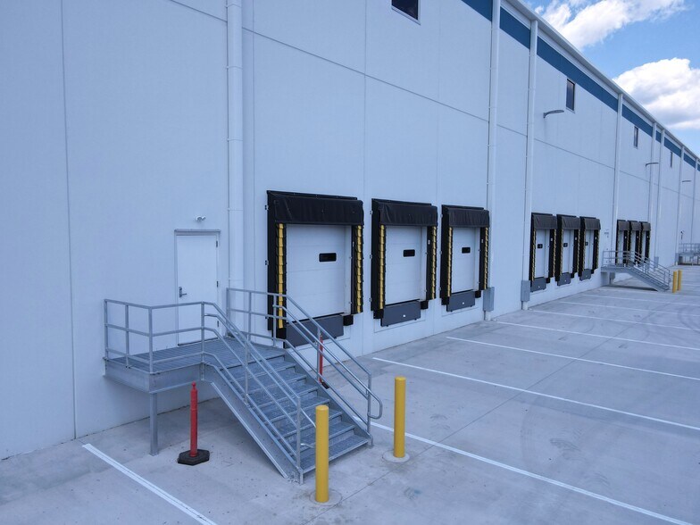 More Photos Of 1500 E 2nd St, Eddystone Warehouse For Lease