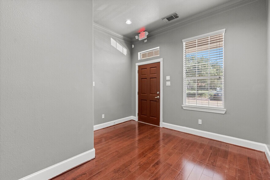 More Photos Of 25511 Budde Rd, The Woodlands Office For Lease