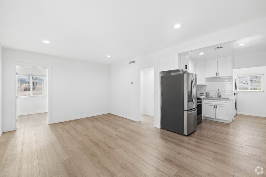More Photos Of 7323 Valmont St, Tujunga Apartments For Sale