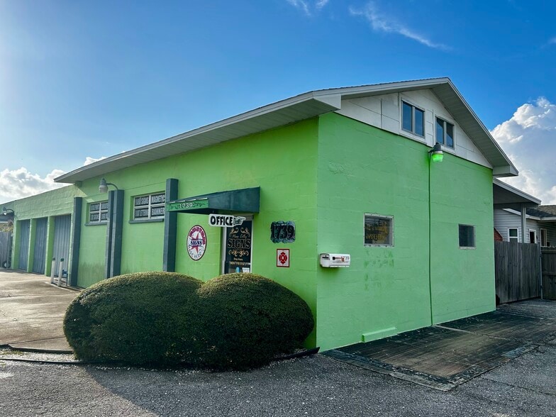 More Photos Of 1739 28th St N, Saint Petersburg Light Manufacturing For Sale