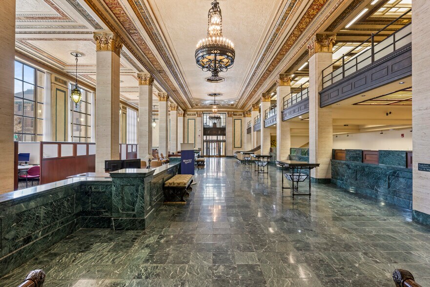 More Photos Of 226 2nd St SE, Cedar Rapids Office For Sale