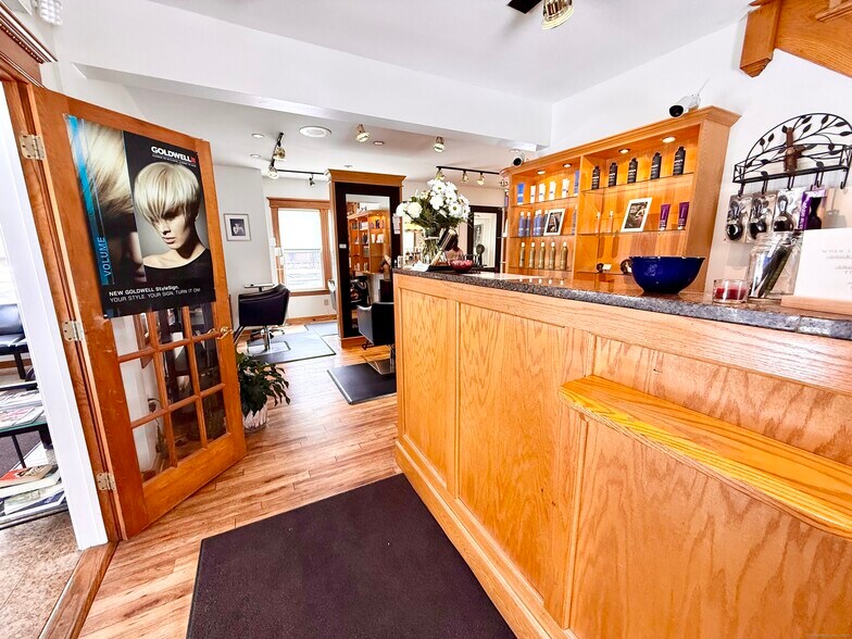 More Photos Of 449 Naubuc Ave, Glastonbury Freestanding For Sale