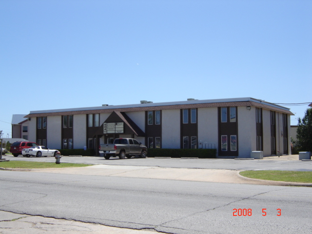 Primary Photo Of 804 W Curtis Dr, Midwest City Office For Lease