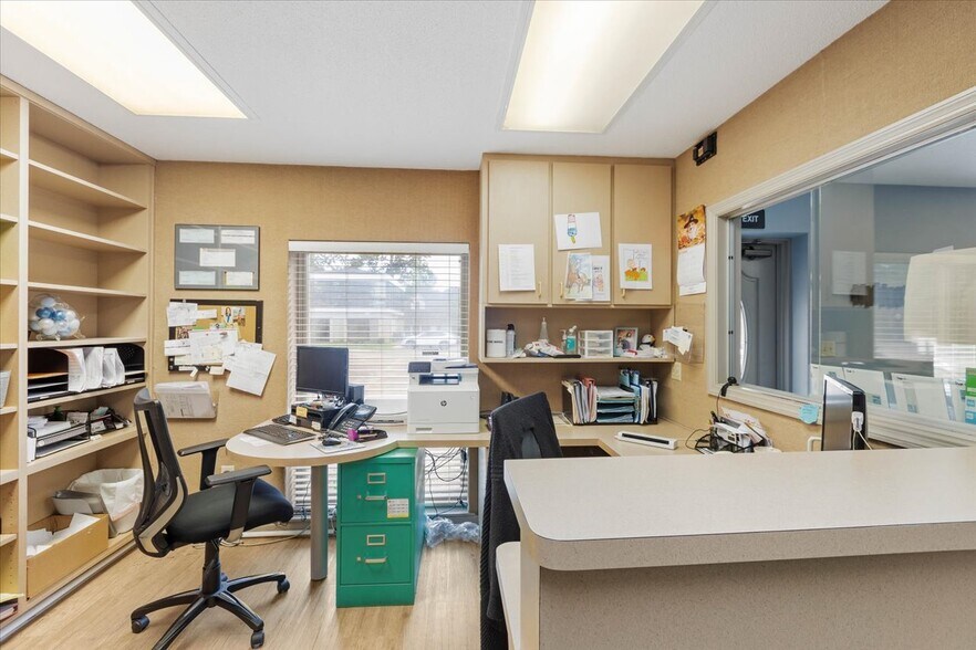 More Photos Of 235-237 John Knox Rd, Tallahassee Medical For Sale