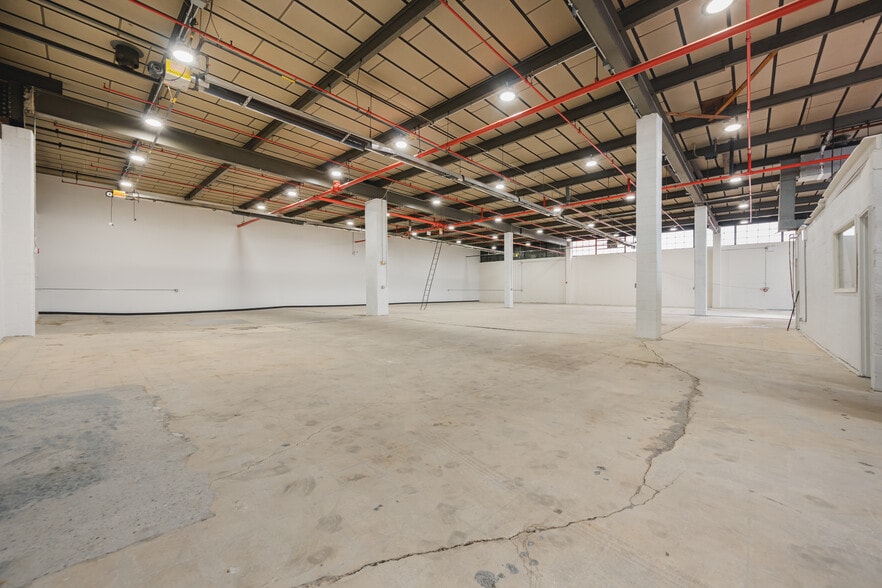 More Photos Of 555 Johnson Ave, Brooklyn Unknown For Lease