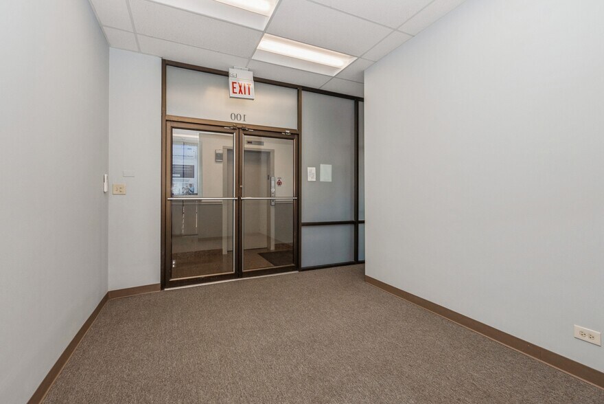 More Photos Of 10522 S Cicero, Oak Lawn Medical For Lease