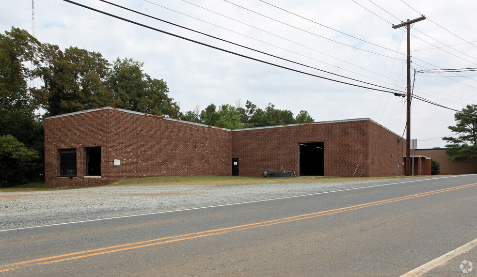 More Photos Of 1604 Prospect St, High Point Manufacturing For Lease