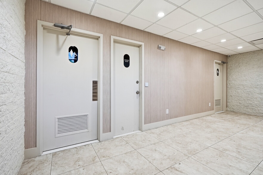 More Photos Of 1130 Hooper Ave, Toms River Office For Lease