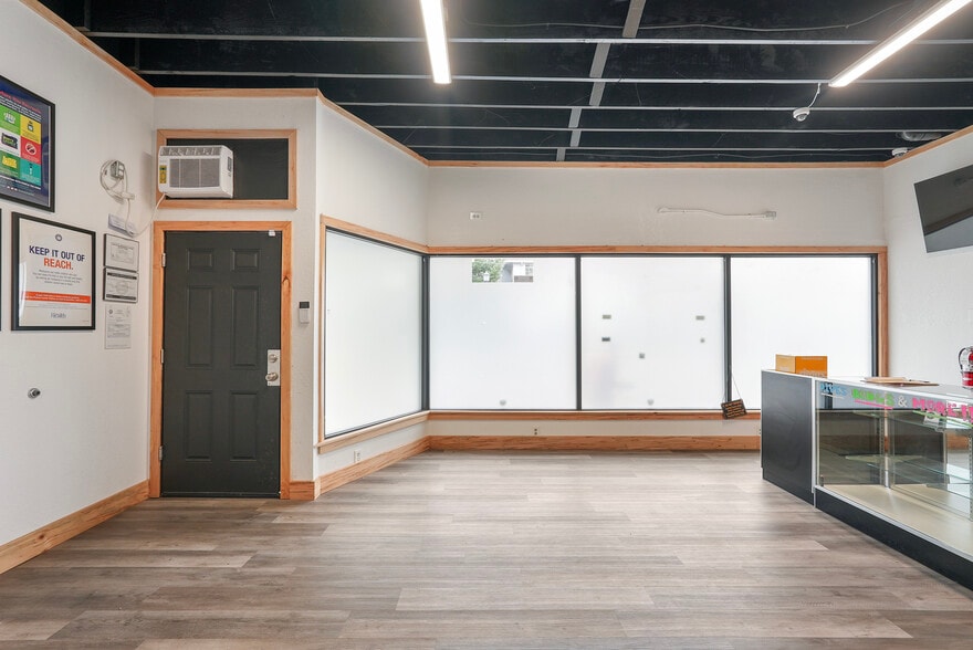 More Photos Of 7050 Martin Luther King Jr Blvd, Portland Freestanding For Lease