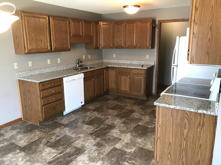 More Photos Of 2920 Warwick Loop, Bismarck Apartments For Sale