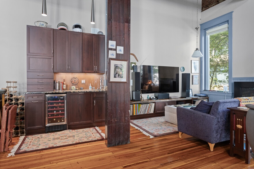 More Photos Of 302-308 1st St SW, Roanoke Storefront Retail Residential For Sale