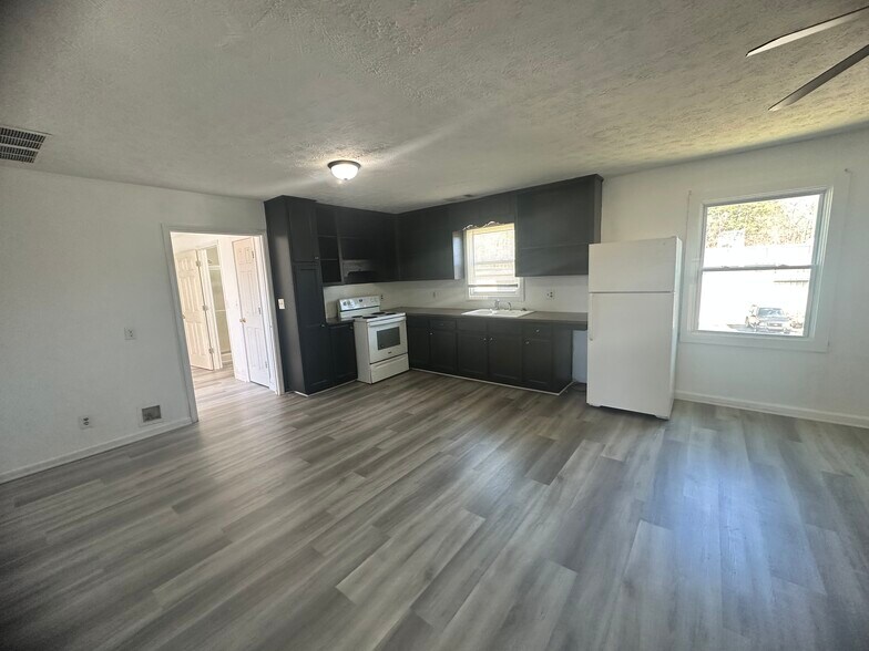 More Photos Of 2202 Canton Hwy, Cumming Freestanding For Lease